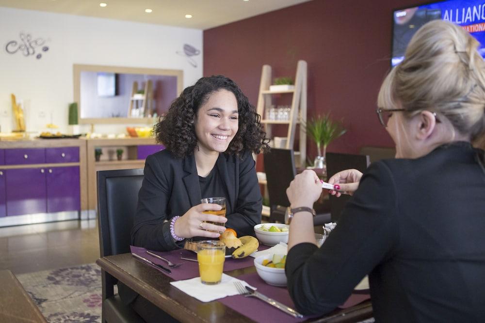 Hotel Mercure Rennes Cesson Exteriör bild