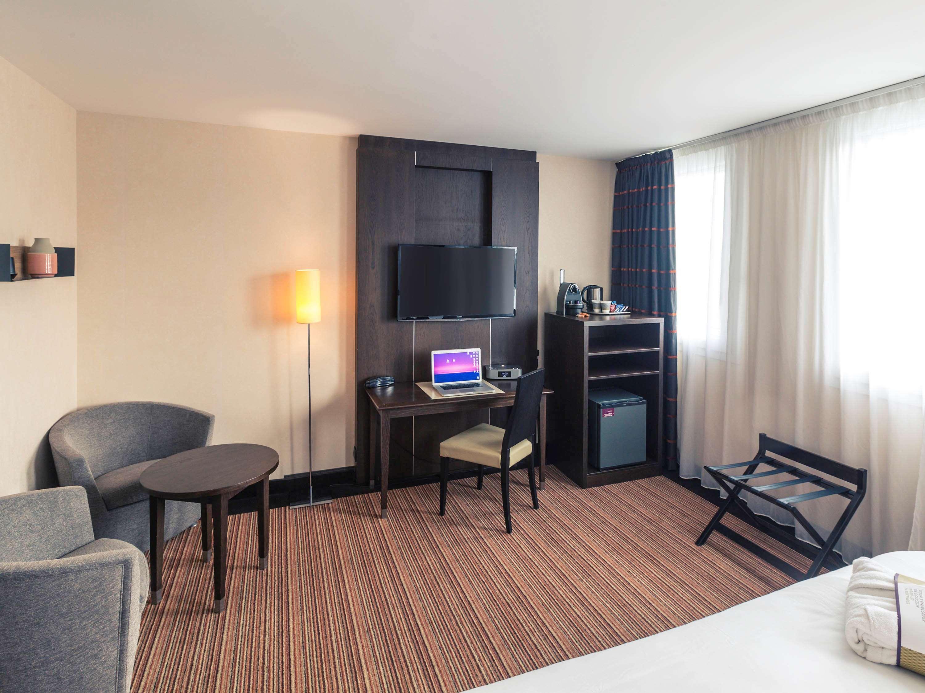 Hotel Mercure Rennes Cesson Exteriör bild